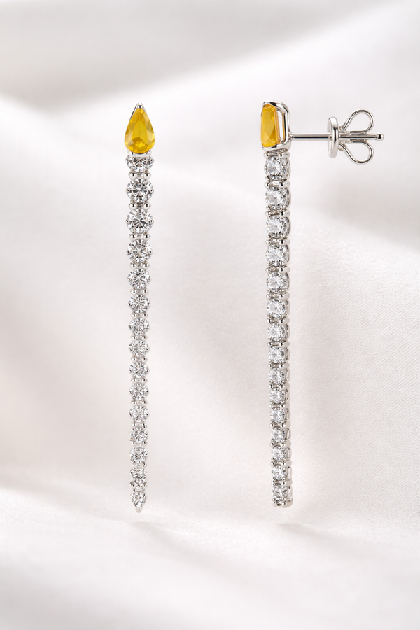 Aretes de línea con diamantes y zafiros en oro