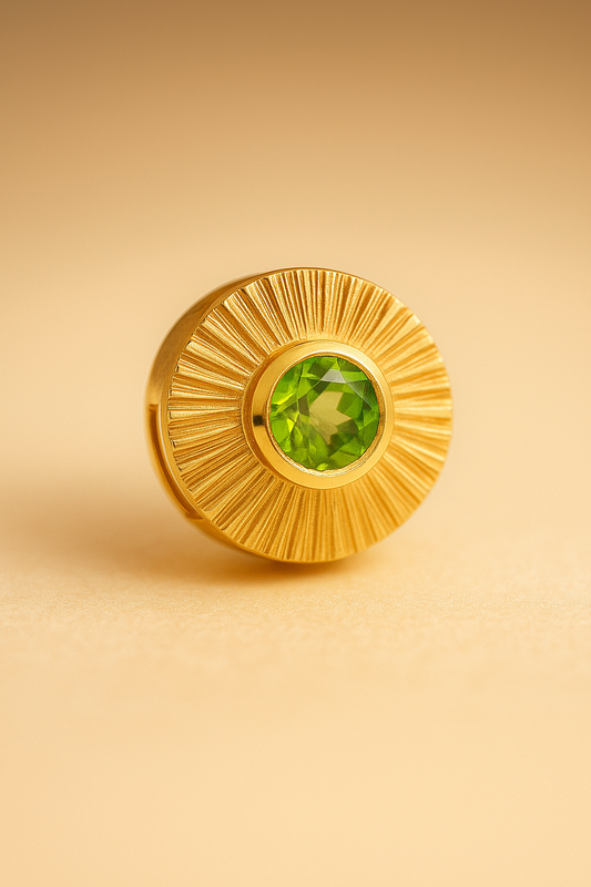 Dije de sol en oro 18k con peridoto natural de 6 mm