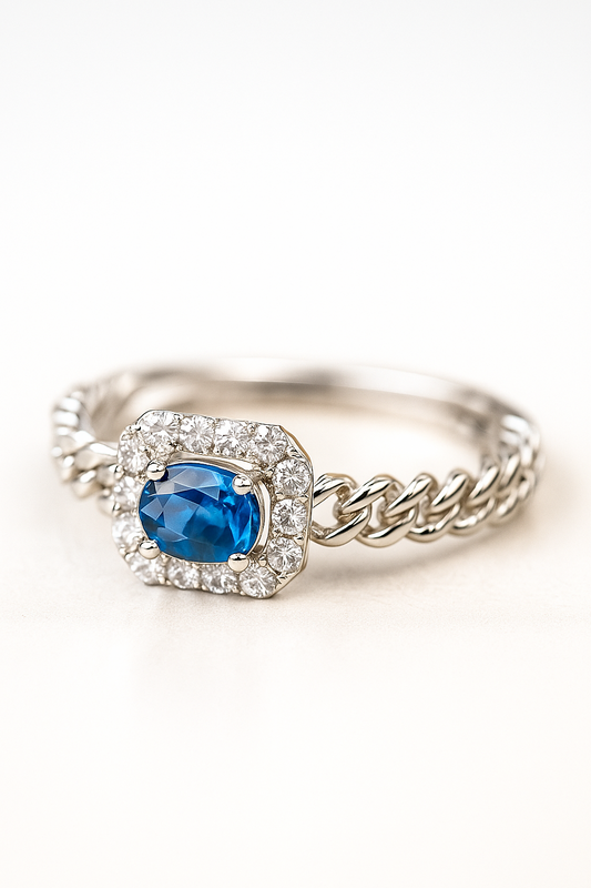 Anillo de eslabón cubano con zafiro y corona de diamantes en oro