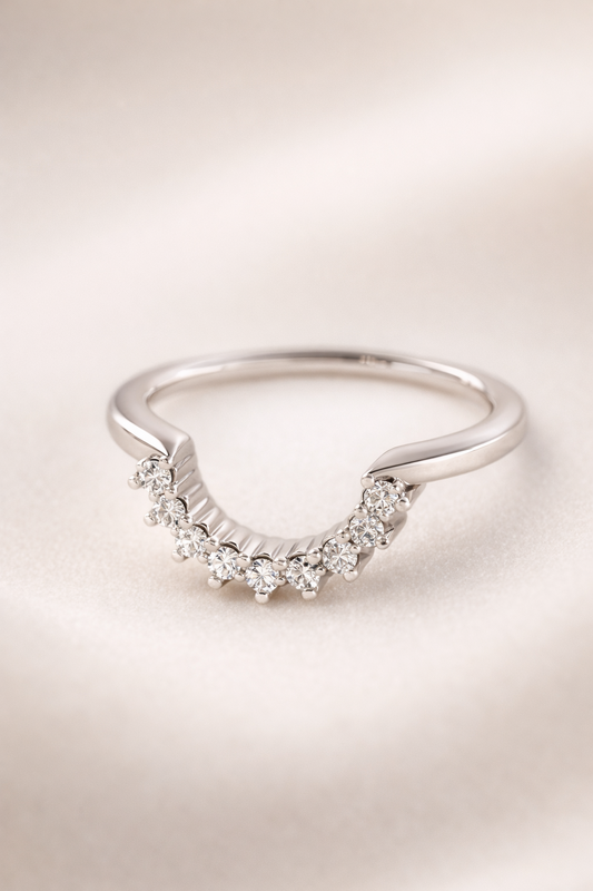 Anillo de corona con diamantes en oro