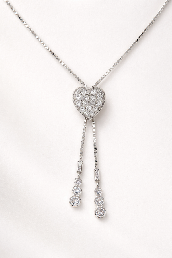 Collar de diamantes en línea suave en oro