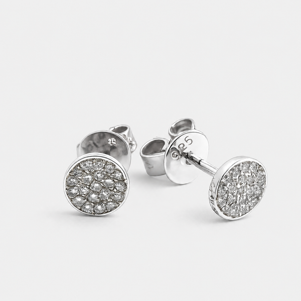 Aretes de círculo de oro con diamante