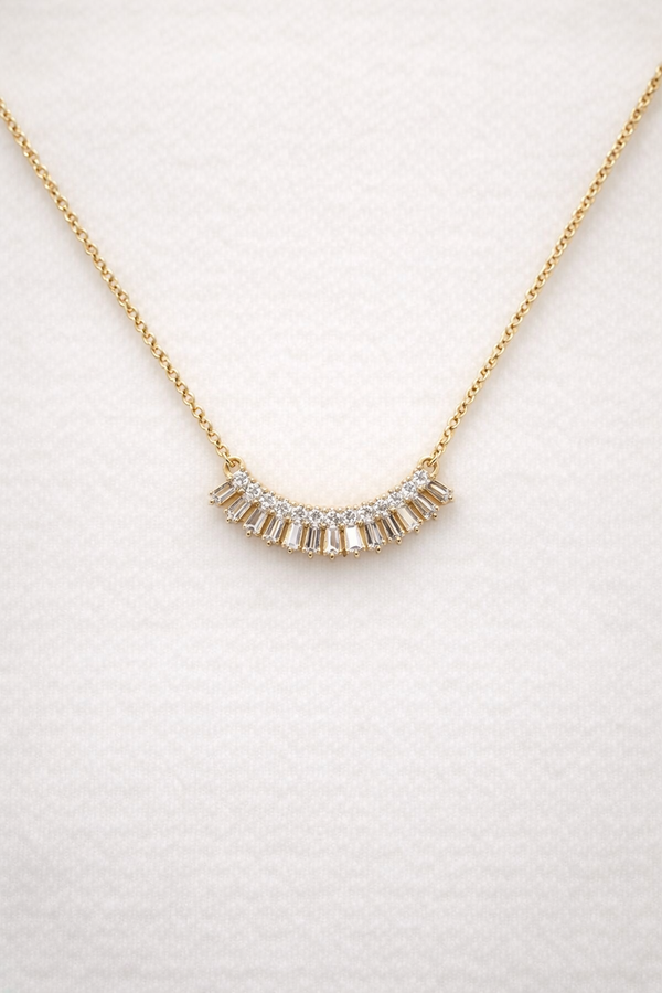 Collar de diamantes en secuencia en oro