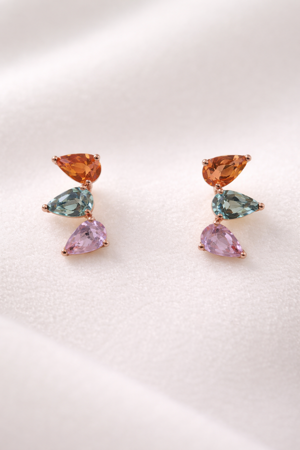 Arete colgante con zafiros multicolor en oro