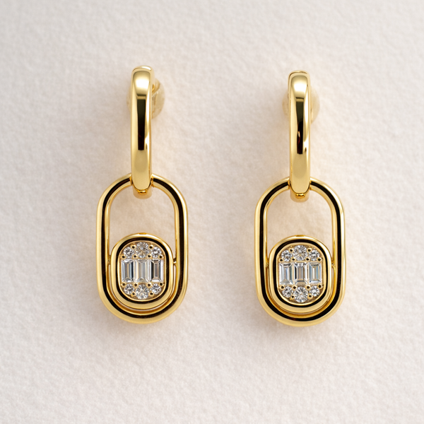 Arracadas huggie con halo de diamantes colgante en oro