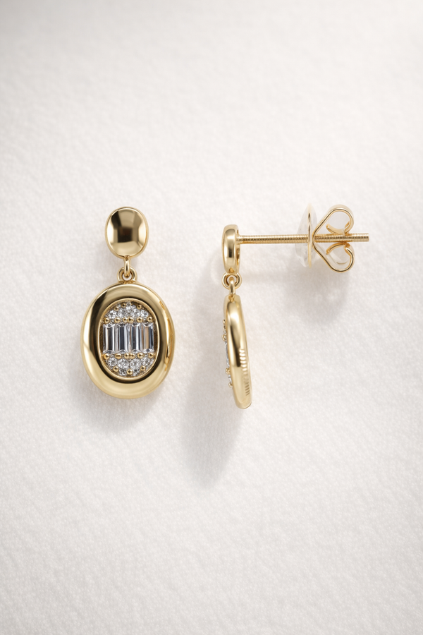 Broqueles con diamante oval en bisel de oro
